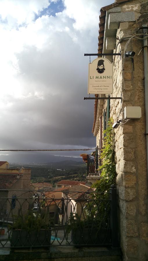 Locanda Li Manni Aggius Exteriör bild
